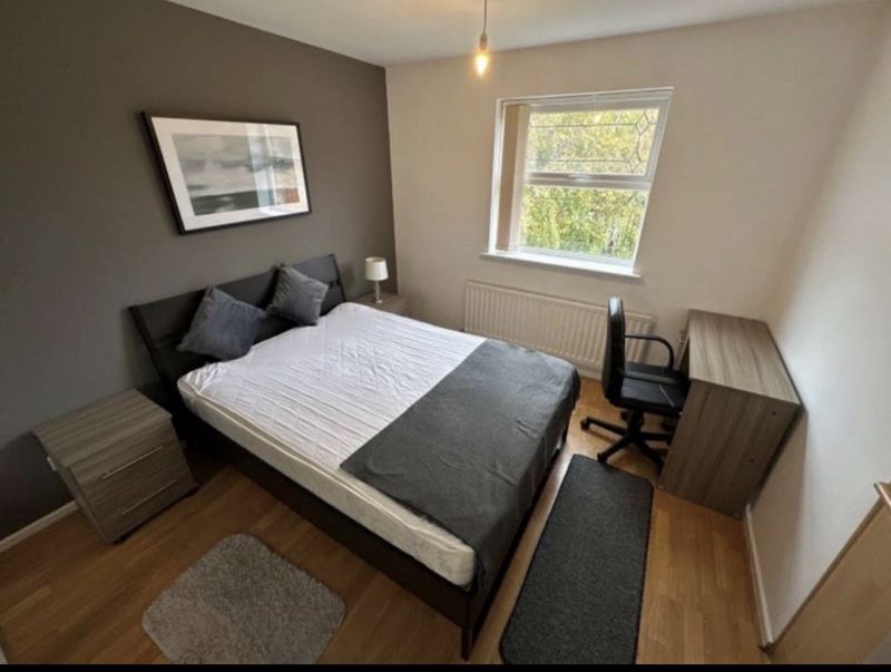 Room Cadman Drive in Priorslee Village