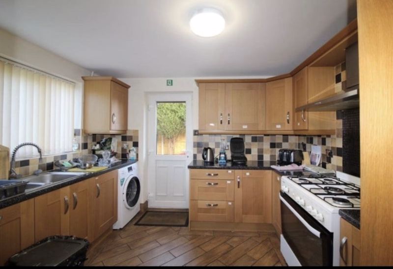 Room Cadman Drive in Priorslee Village