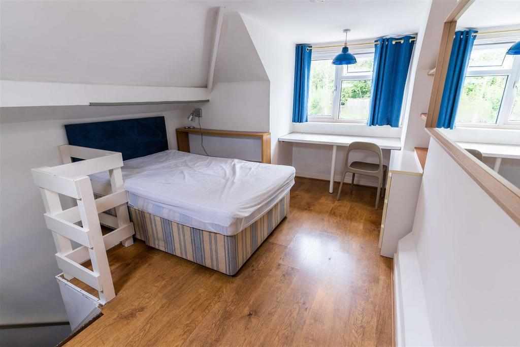 Flat Harborne Lane in Birmingham