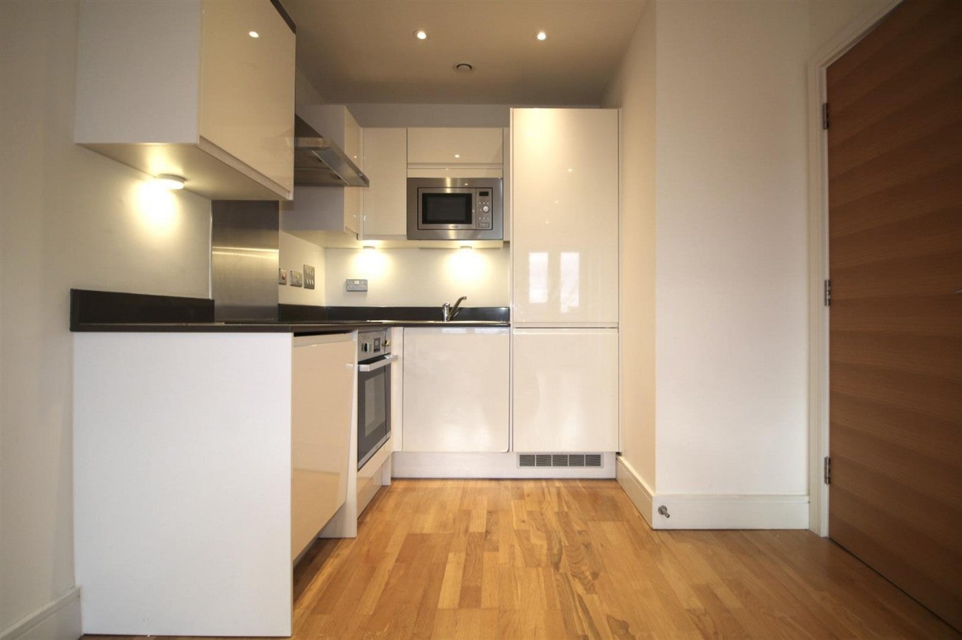 Flat Swanfield Road in Waltham Cross