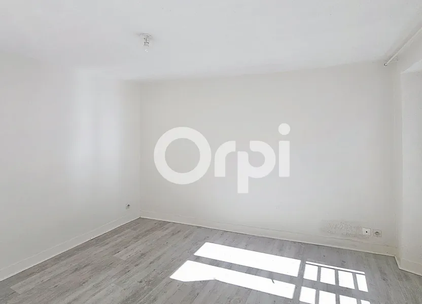 Appartement Rue Grande à Moret-Loing-et-Orvanne