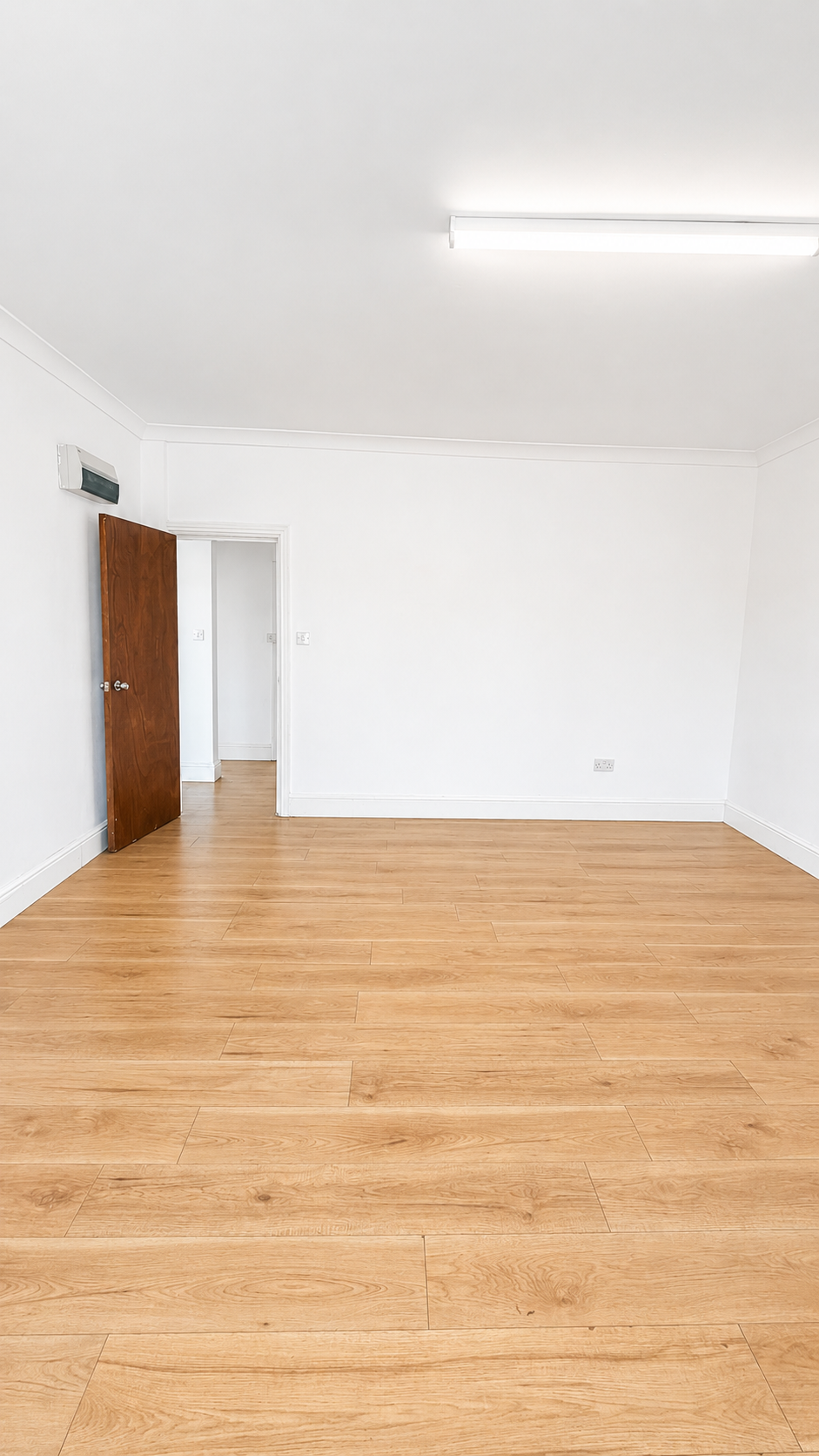 Flat Aldborough Road South in Greater London