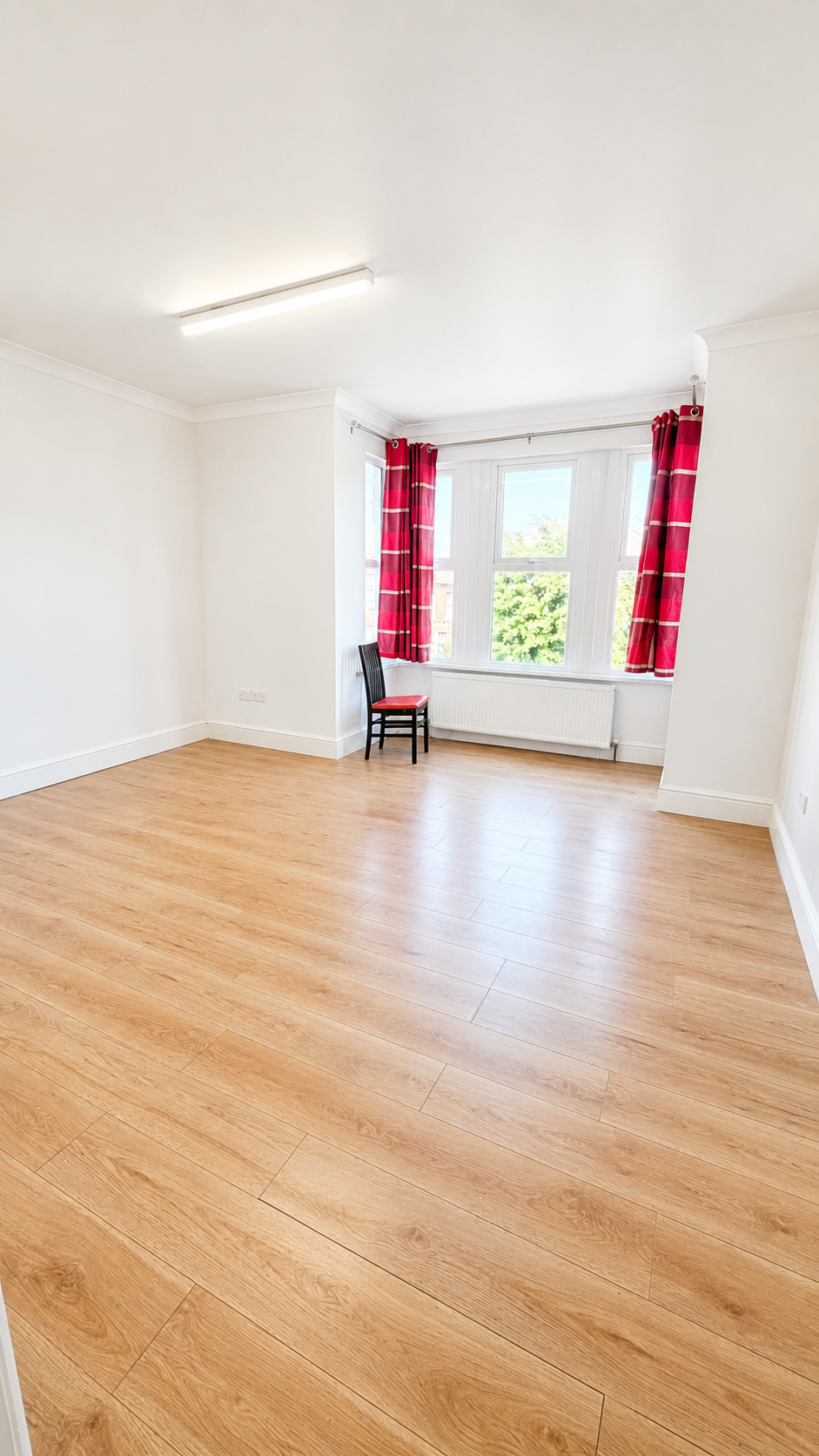 Flat Aldborough Road South in Greater London