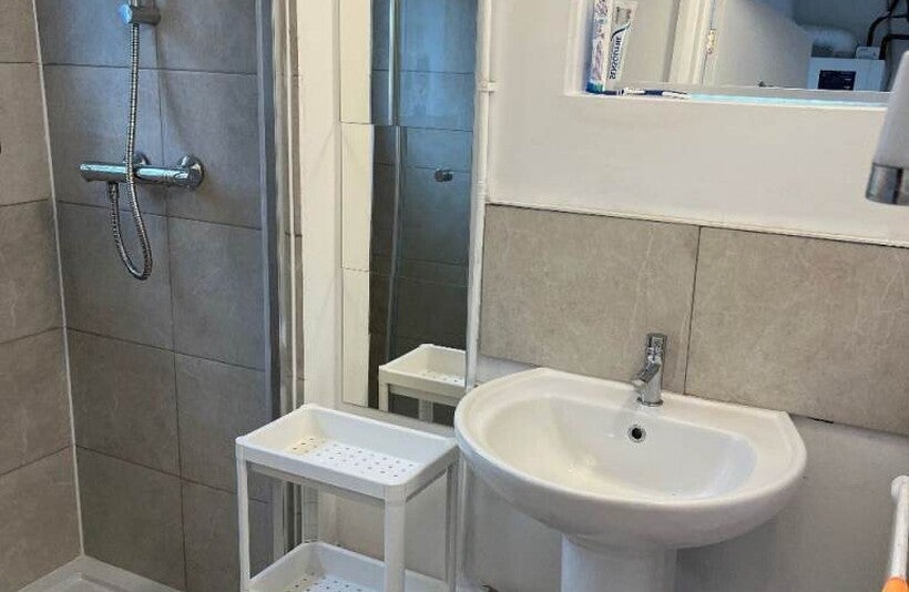 Room Camden Road in Greater London
