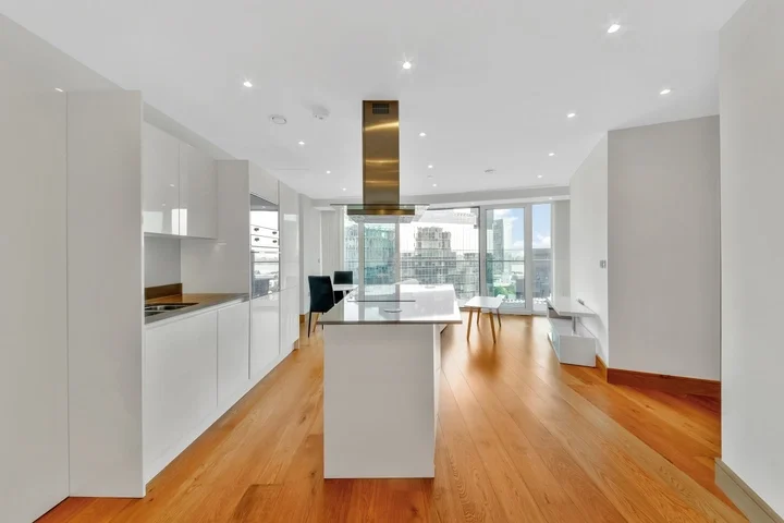 Flat Crossharbour Plaza in Greater London