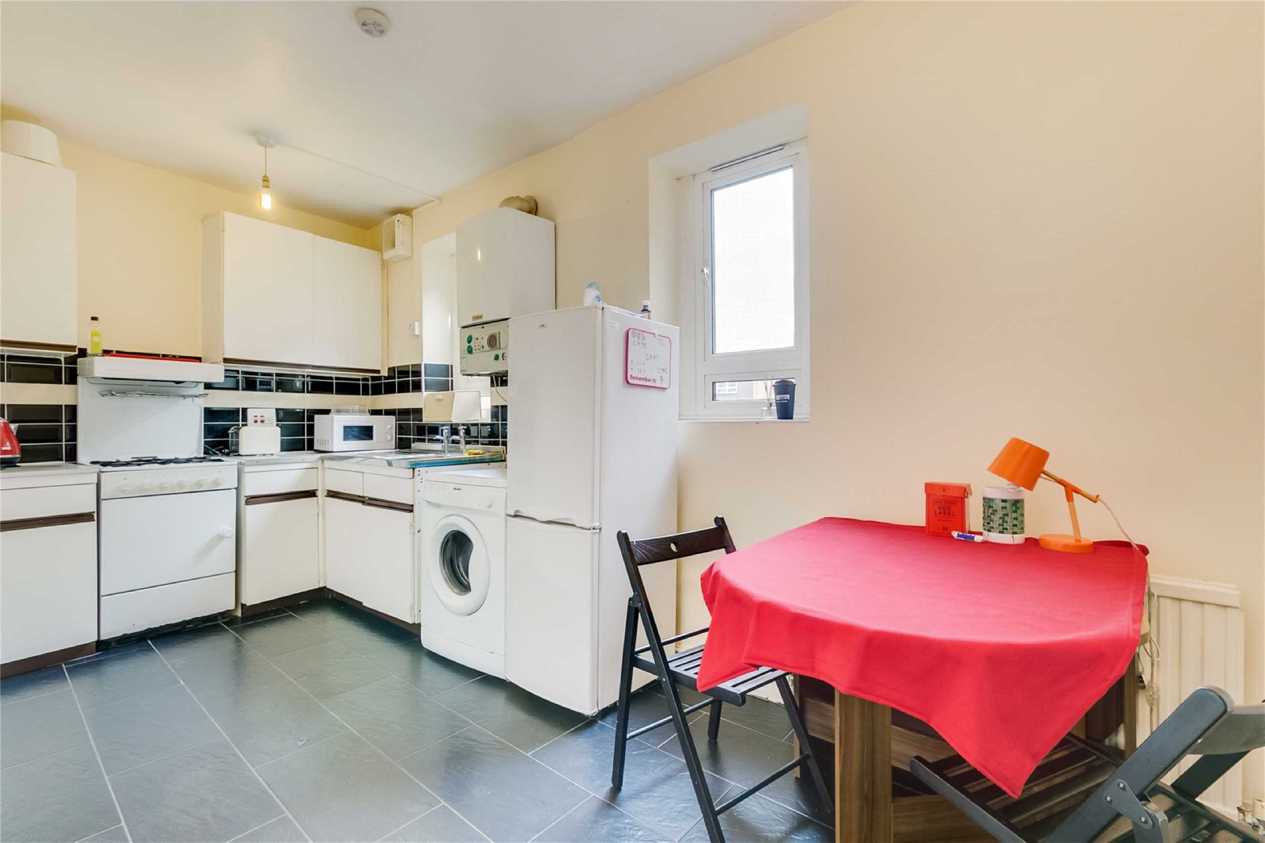 Flat Cranleigh Street in Greater London