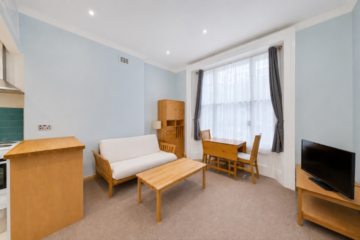Flat Kildare Gardens in City of Westminster