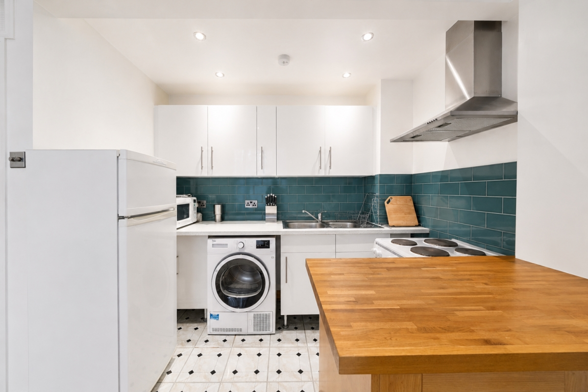 Flat Kildare Gardens in City of Westminster