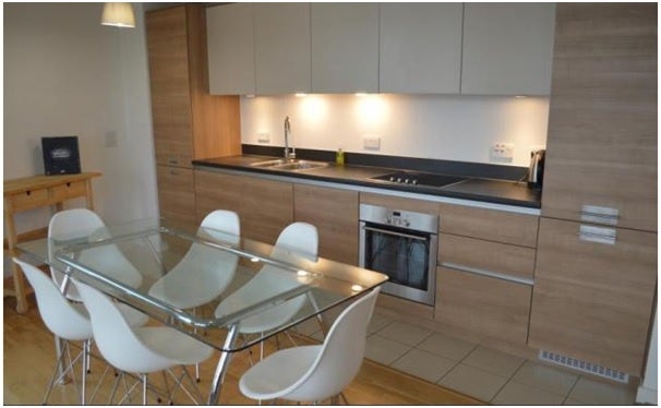 Flat Empire Way in Greater London