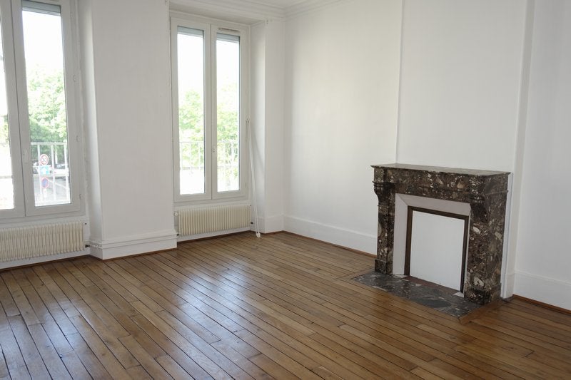Appartement Rue de la Maison Blanche à Reims