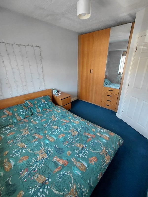 Room Stone Mill Way in Leeds