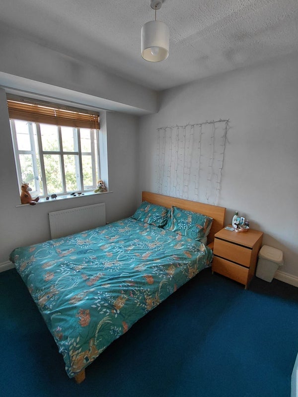 Room Stone Mill Way in Leeds