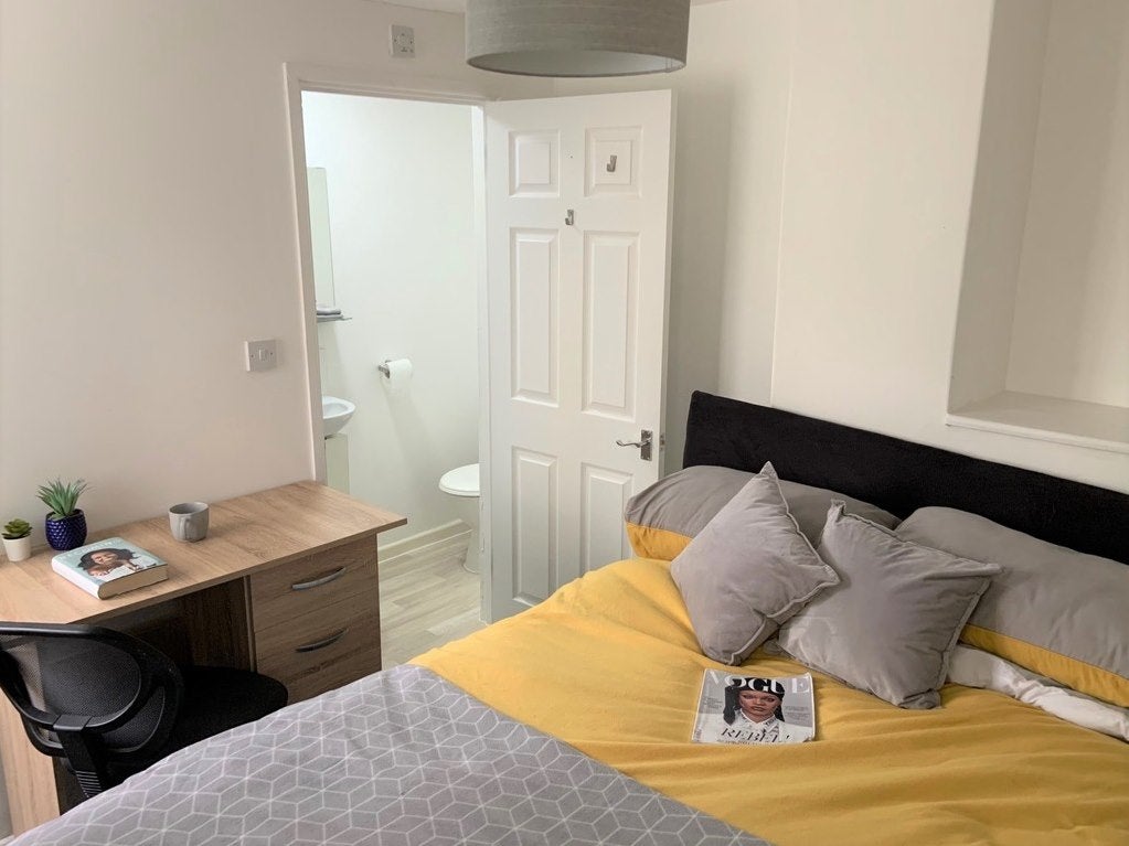 Room Pound Tree Road in Southampton