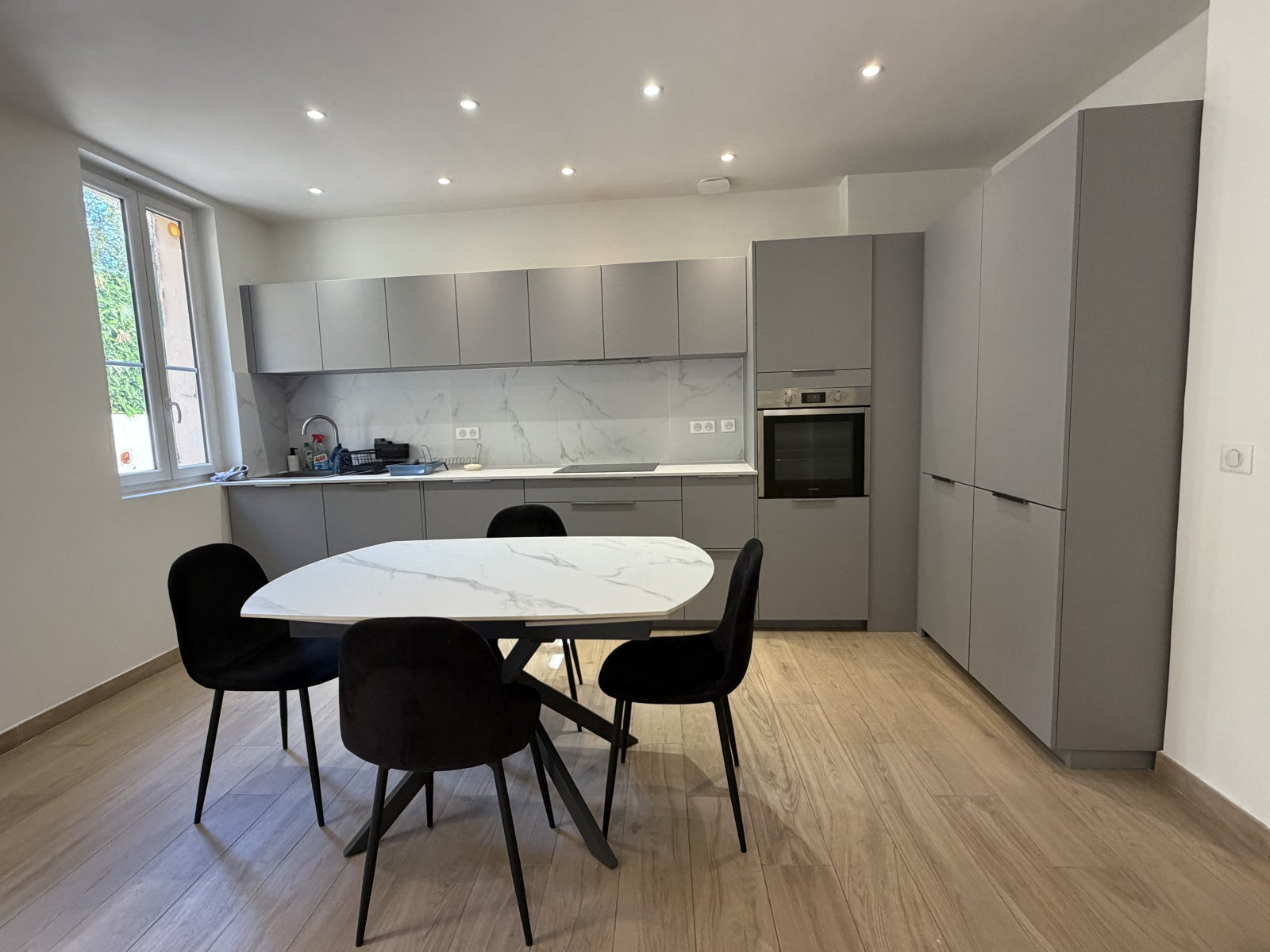 Flat Avenue Georges Clemenceau in Nice