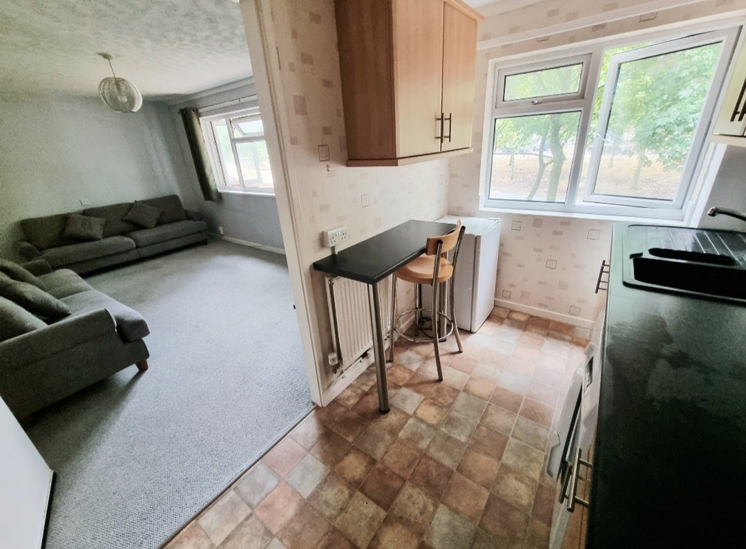 Flat Vardon Road in Stevenage