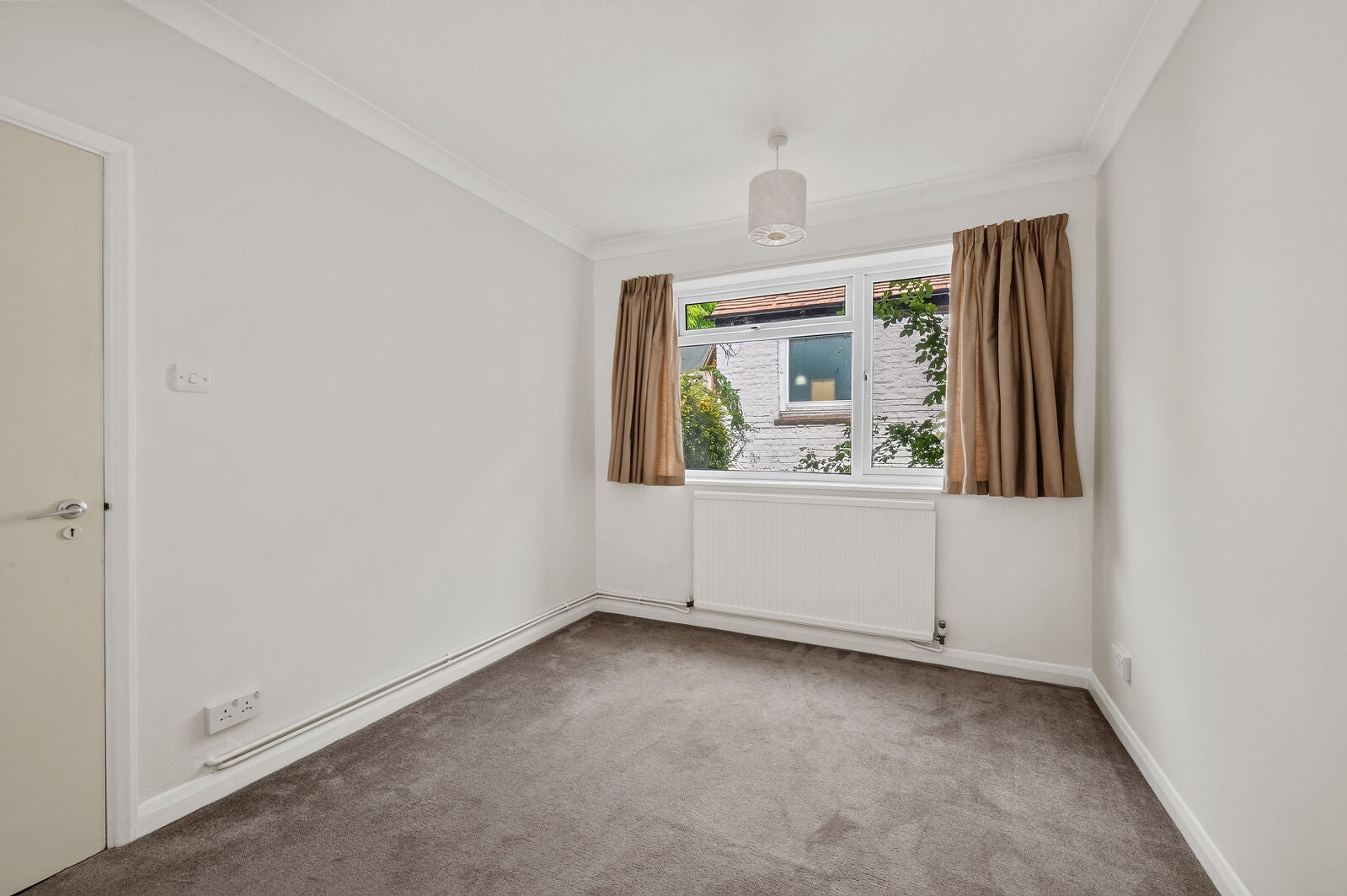 Flat Durham Road in Greater London