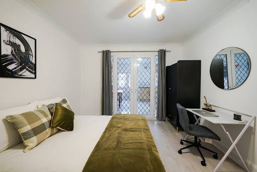 Room Avalon Road in Greater London