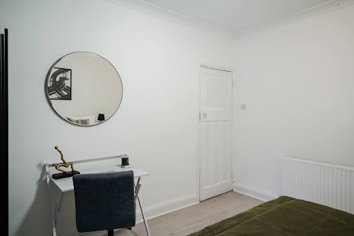 Room Avalon Road in Greater London