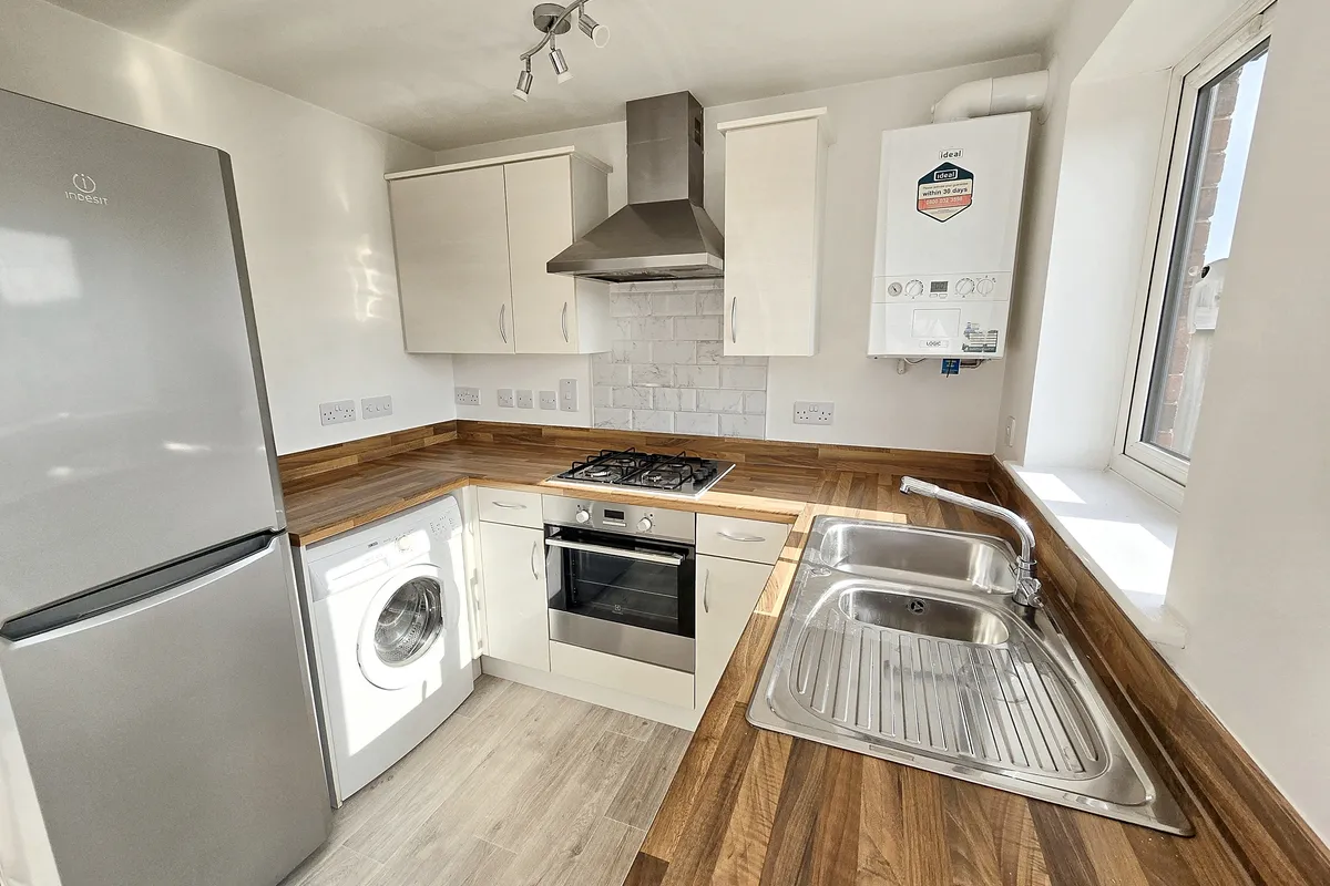 House Ffordd Y Mileniwm in Barry