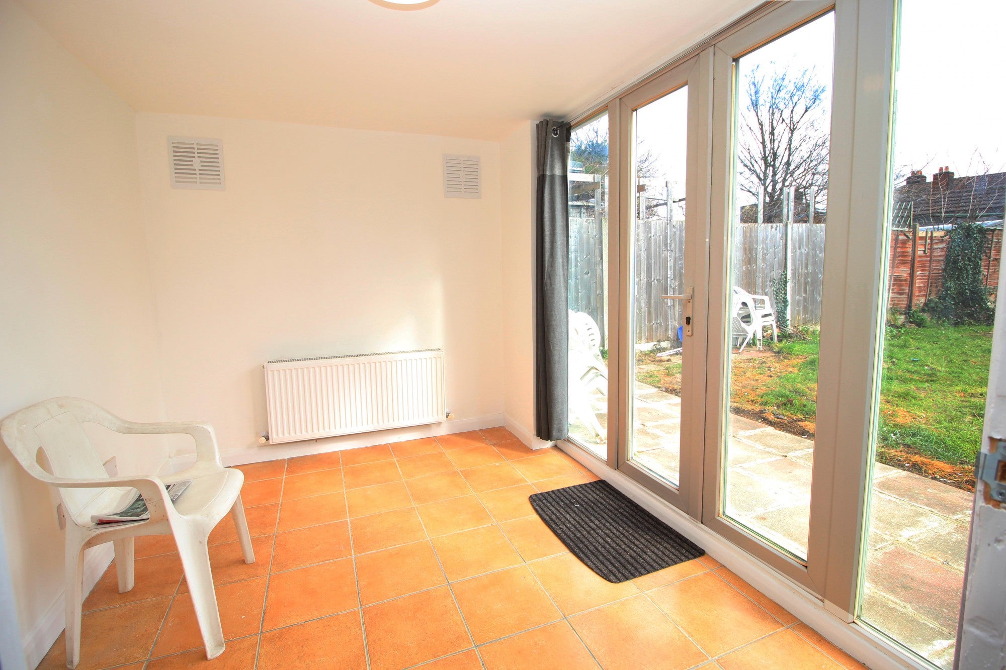 Flat Gaysham Avenue in London