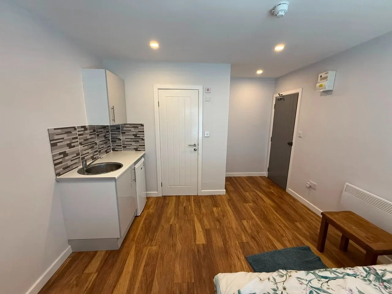 Flat Anthony Road in Greater London