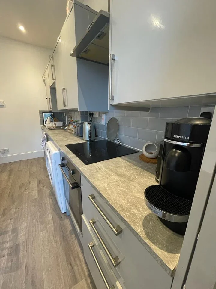 Flat Cotham Grove in Bristol