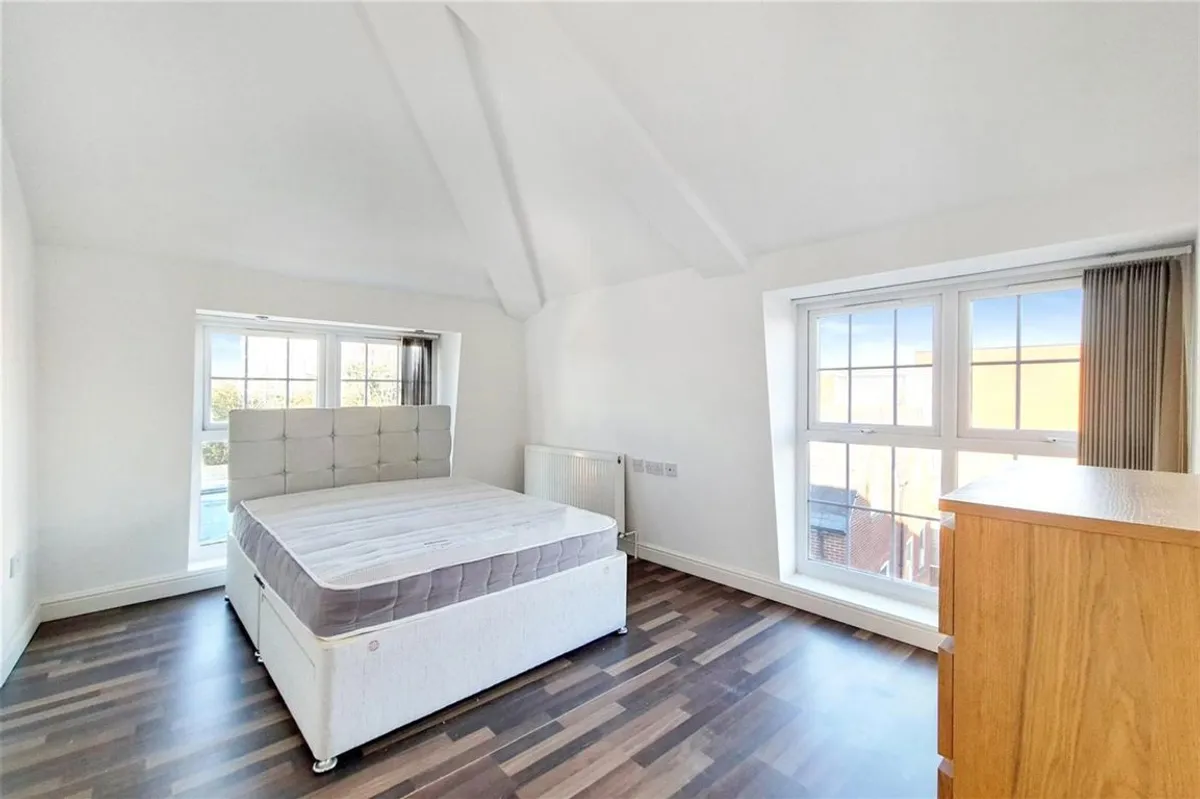 Flat King Street in Greater London