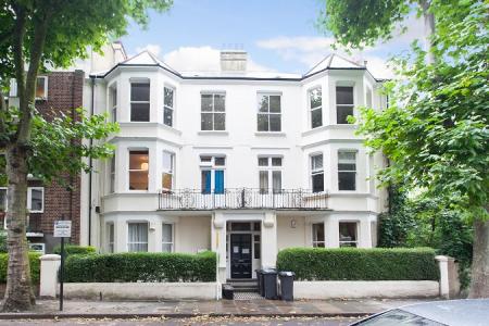 Flat Cranworth Gardens in Greater London