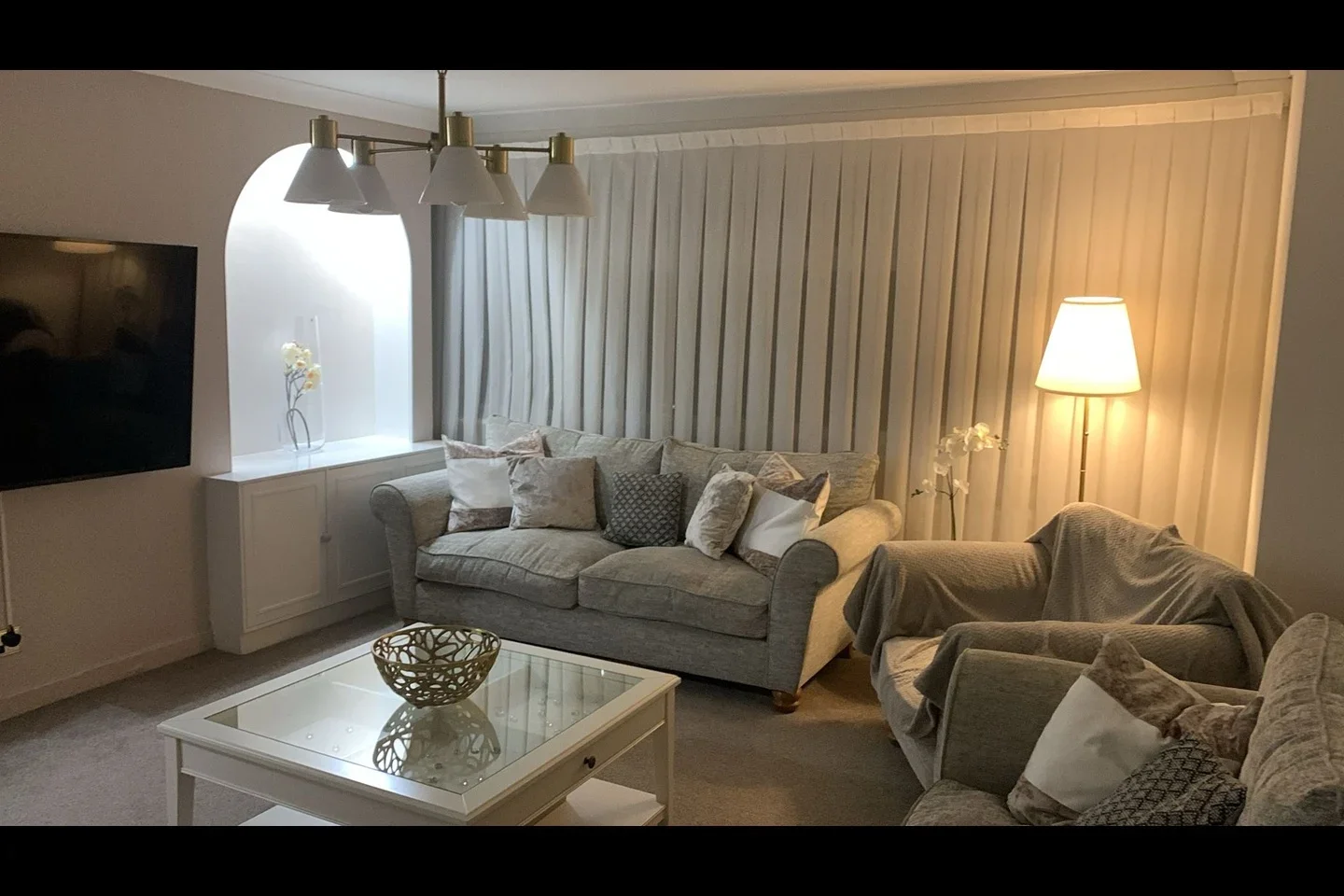 Flat Salmon Street in Greater London