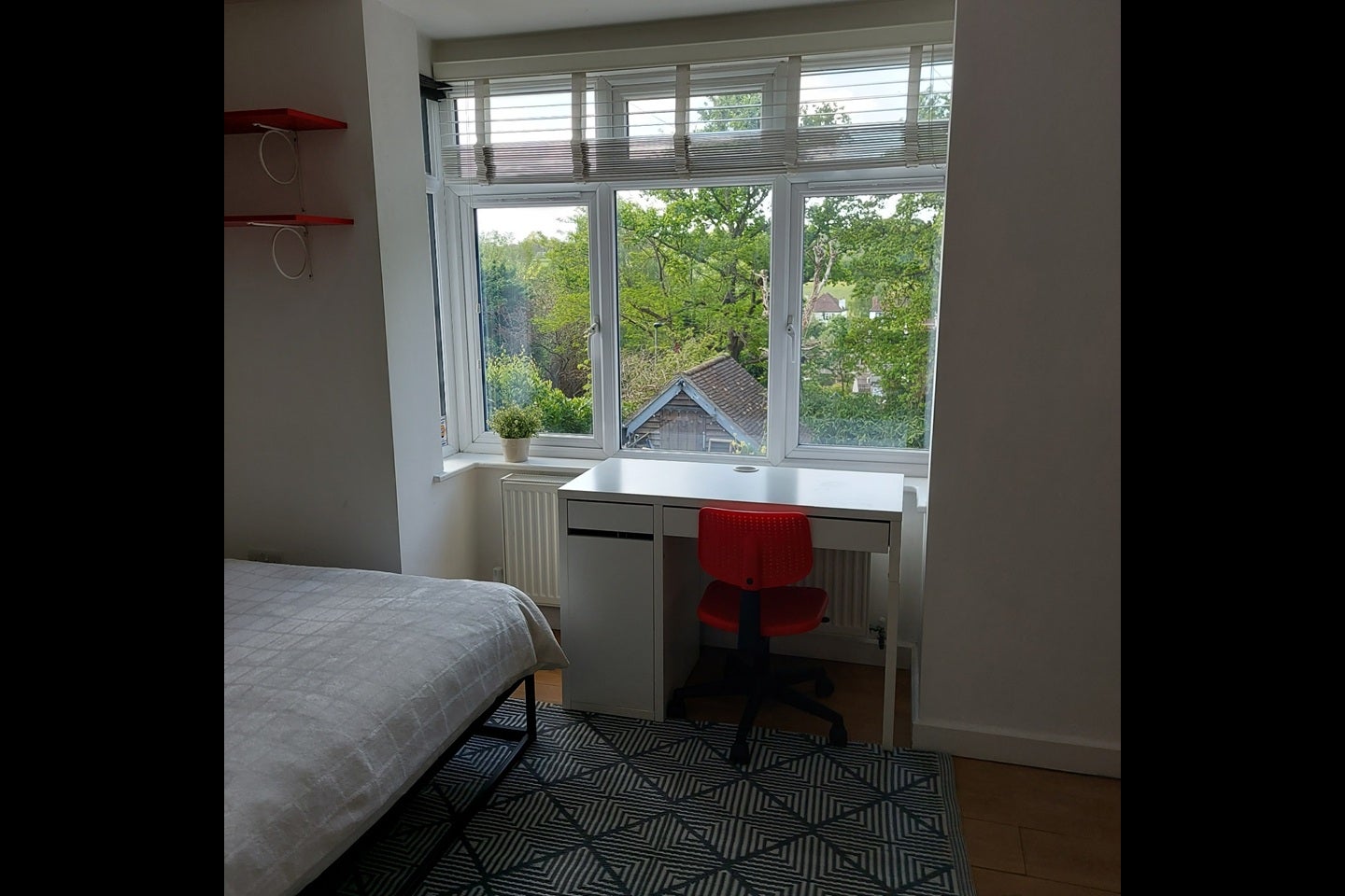 House Hartfield Crescent in Greater London