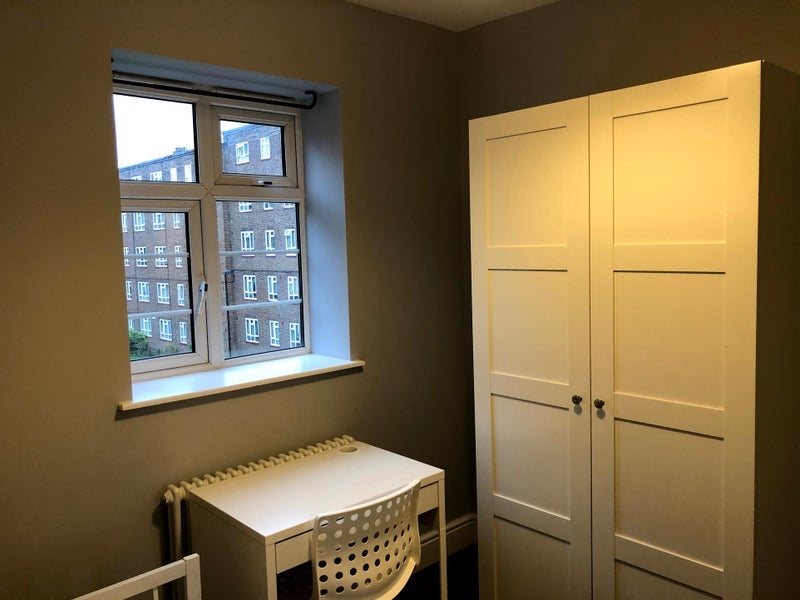 Room South Road in Greater London