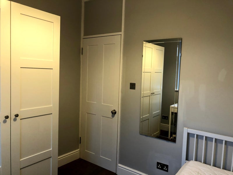 Room South Road in Greater London