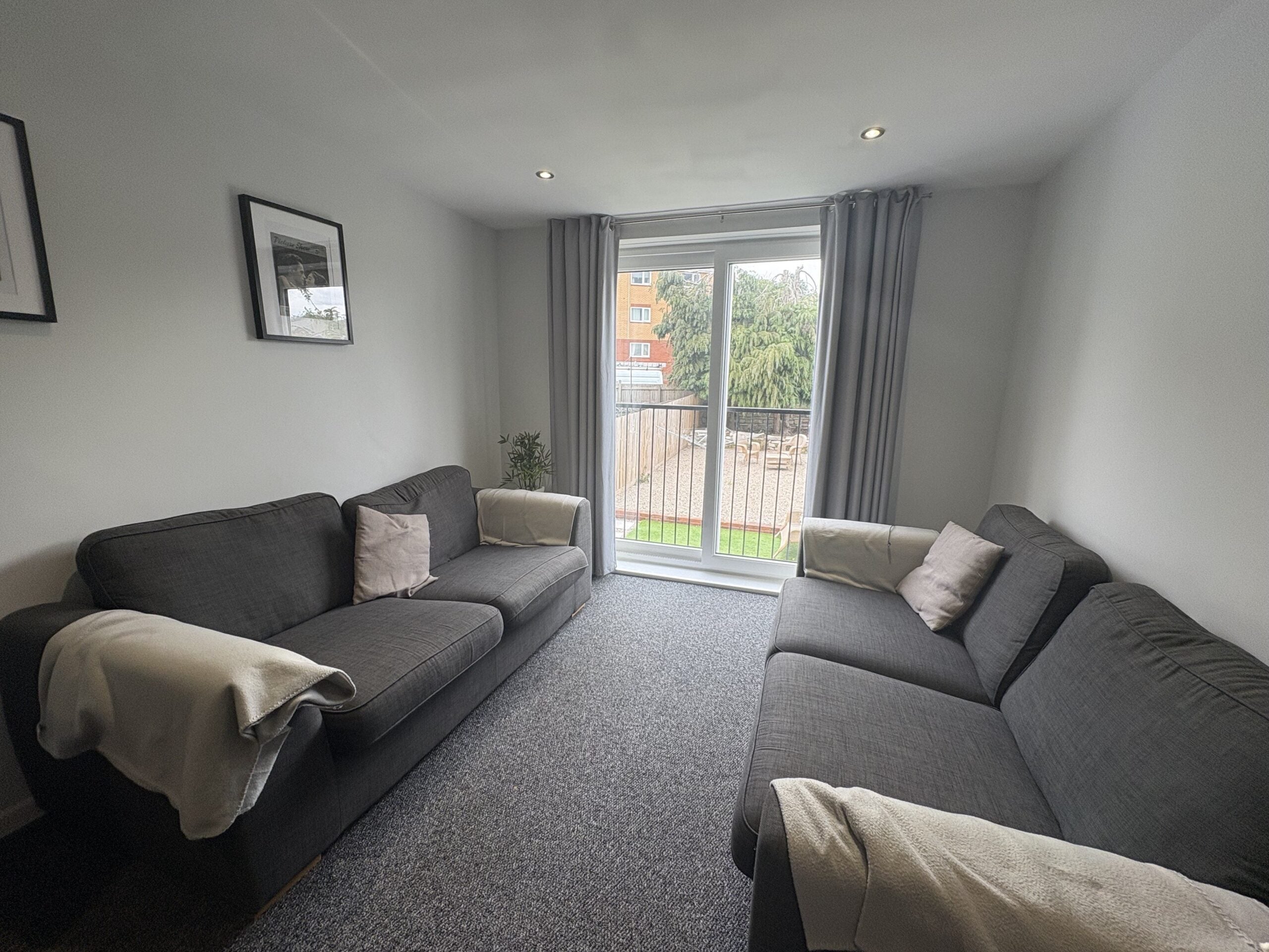 Room Duckpool Road in Newport