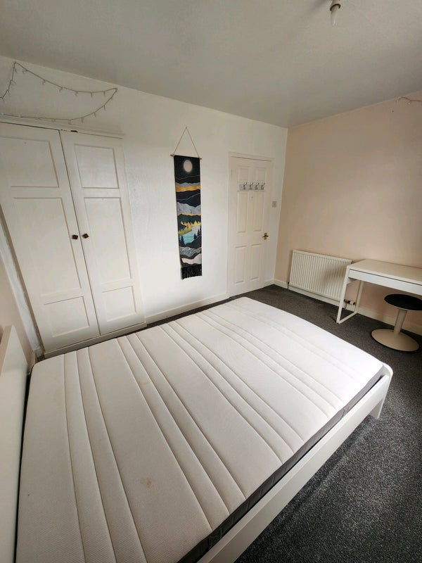 Room Boghead Crescent in Bathgate