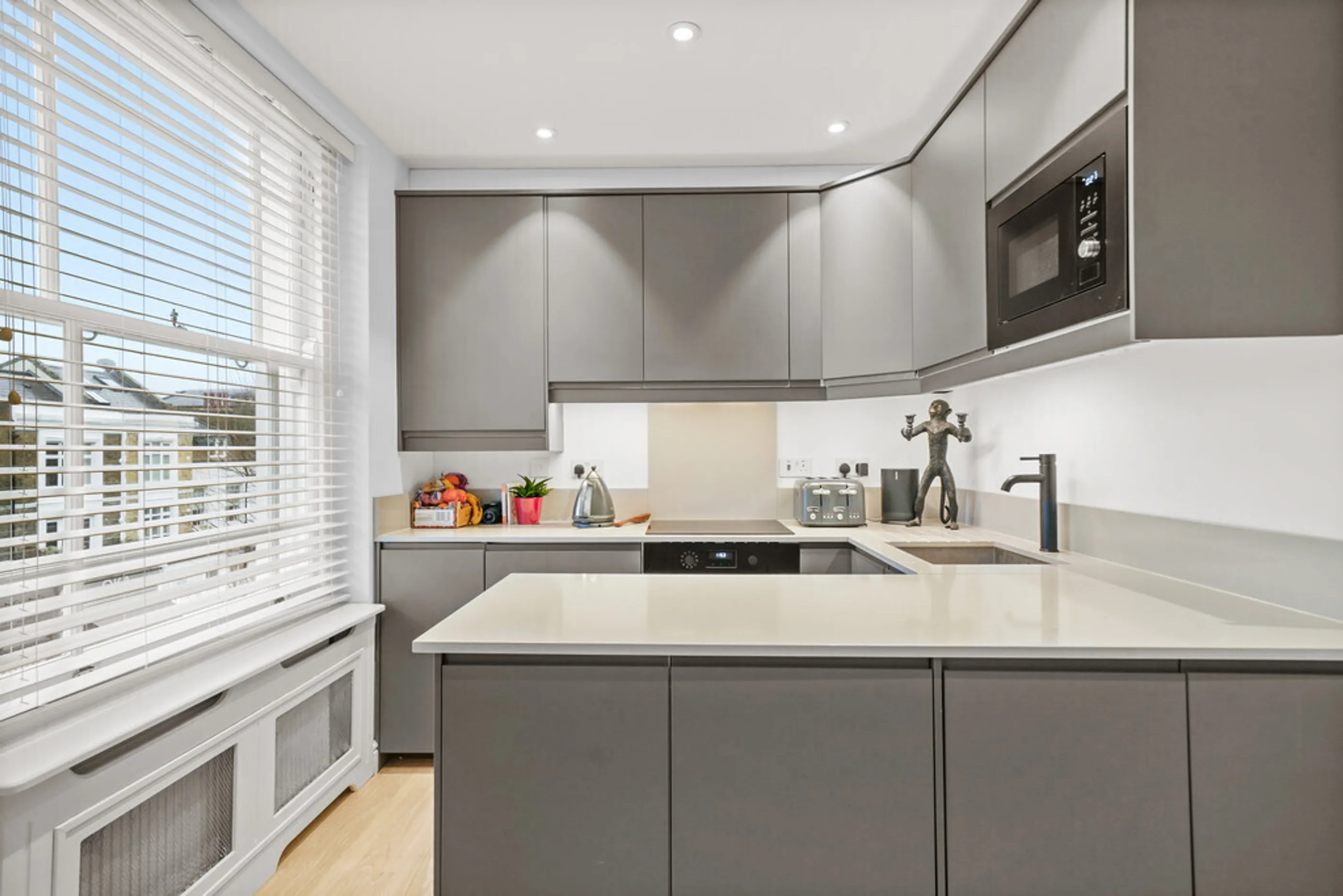 Flat Regent's Park Road in Greater London