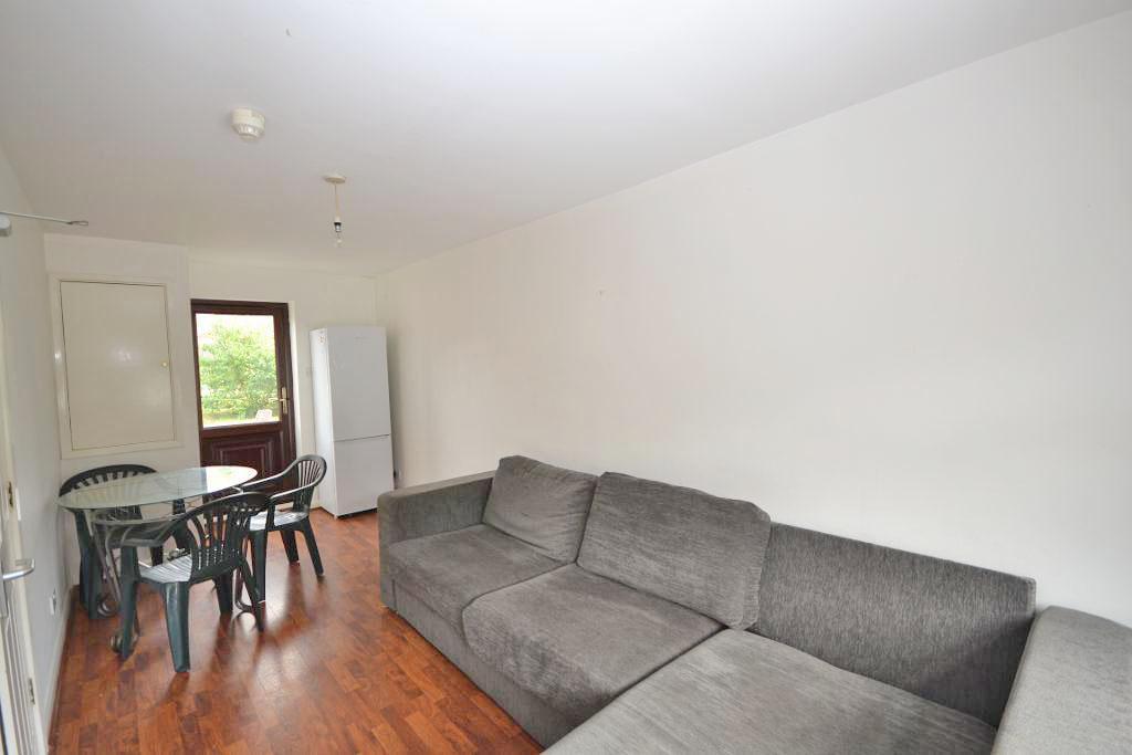 Room Grace Avenue in Milton Keynes