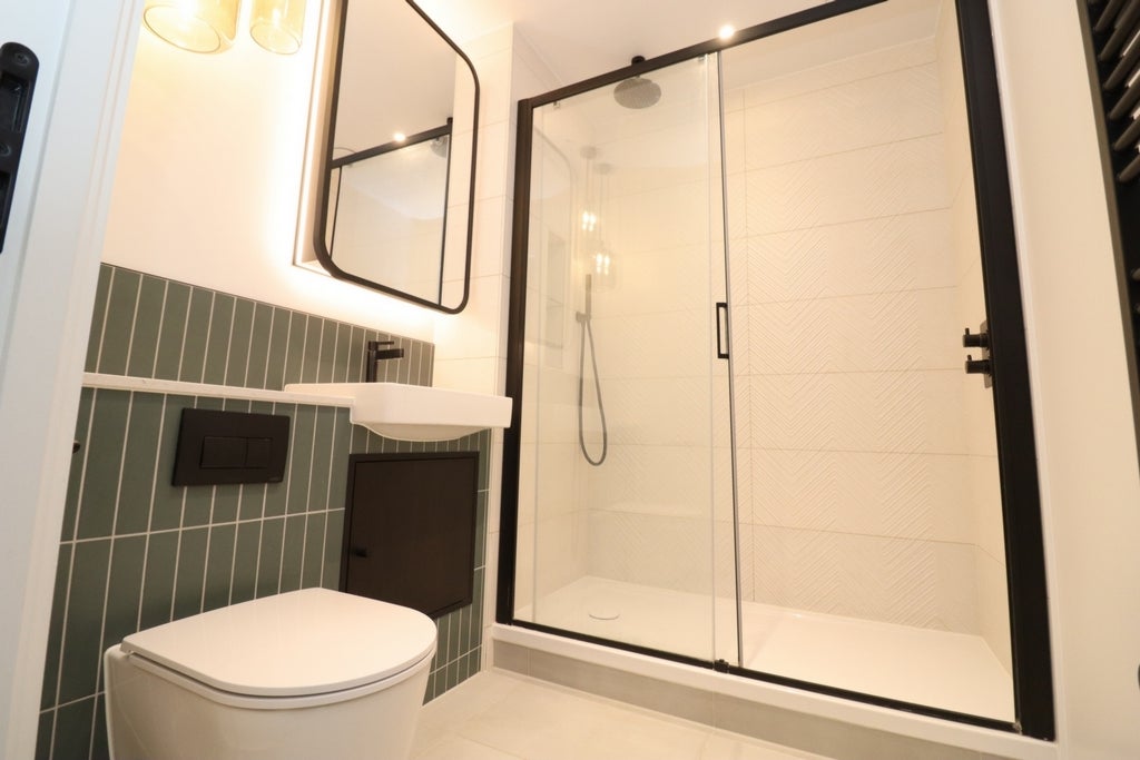 Room Globe Road in Greater London