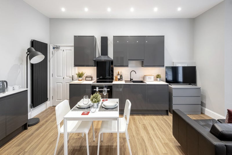 Flat Saint James Square in Cheltenham