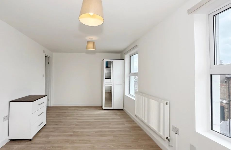 Flat Fransfield Grove in Greater London