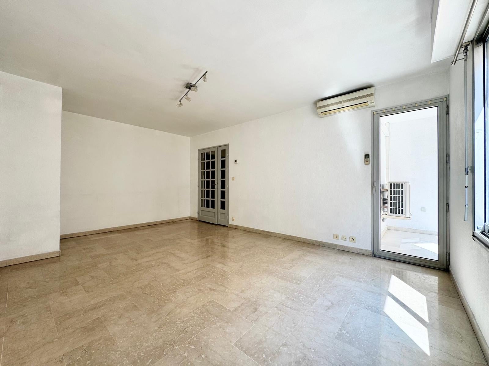 Appartement Rue Émile Jamais à Nîmes