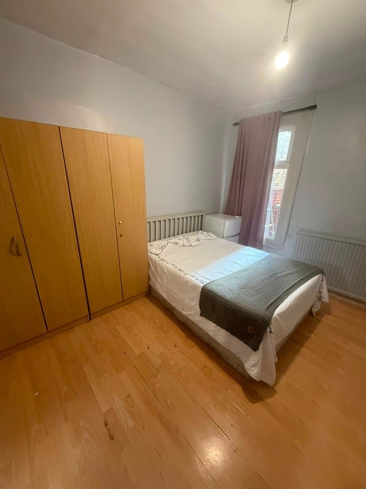 Room Albert Square in Greater London