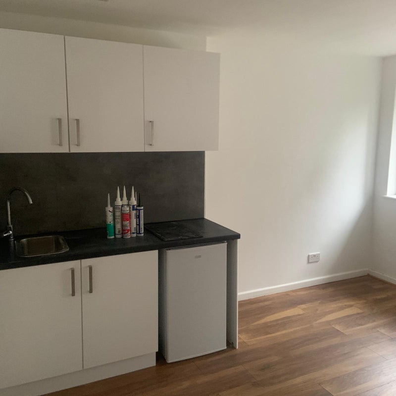 Flat Lansdowne Road in Greater London