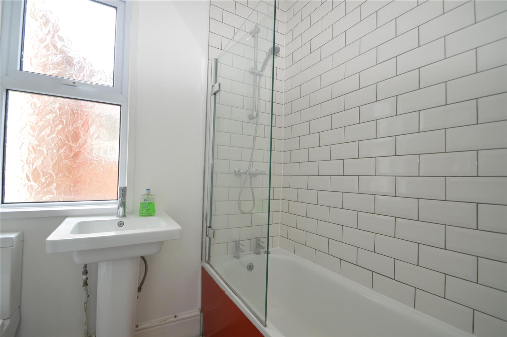 Flat Cricklade Road in Bristol