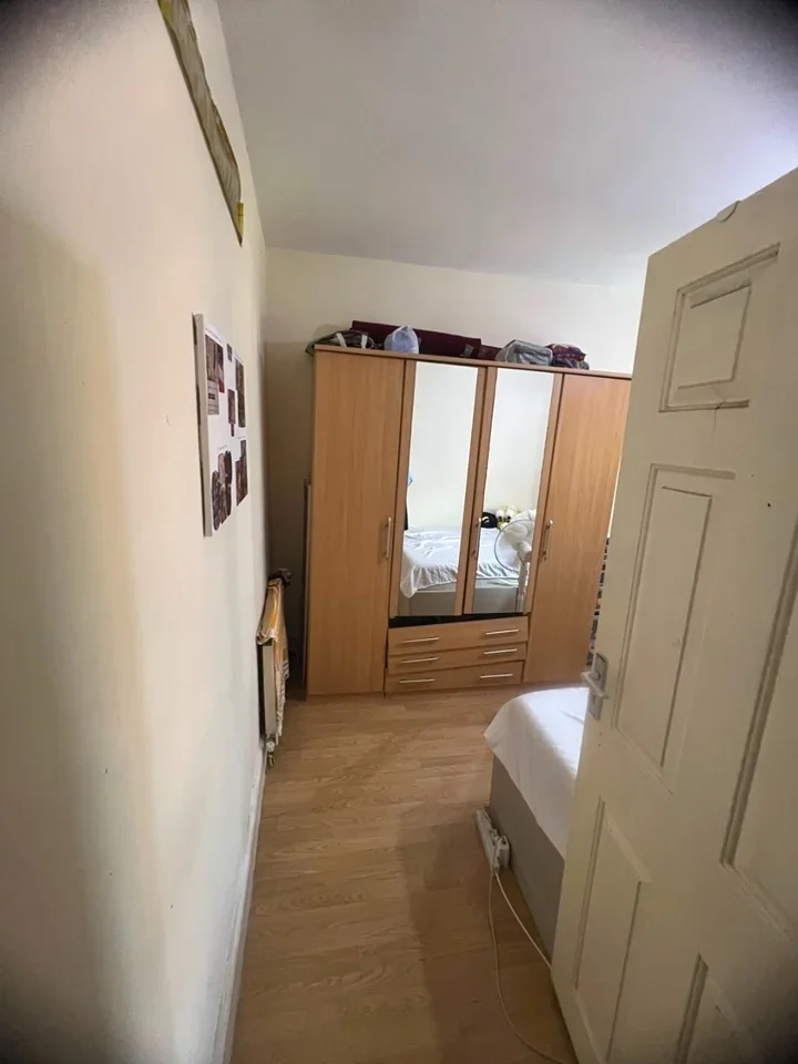 Room Thorpe Road in Greater London
