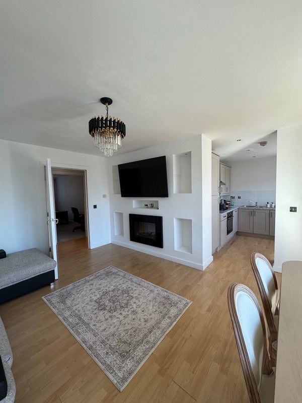 Flat Wandsworth Bridge in Greater London