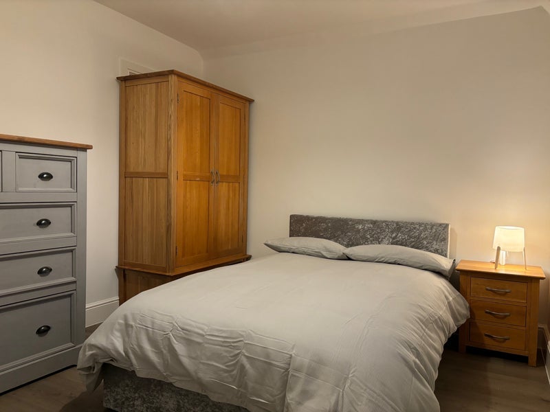 Room Pendre in Bridgend