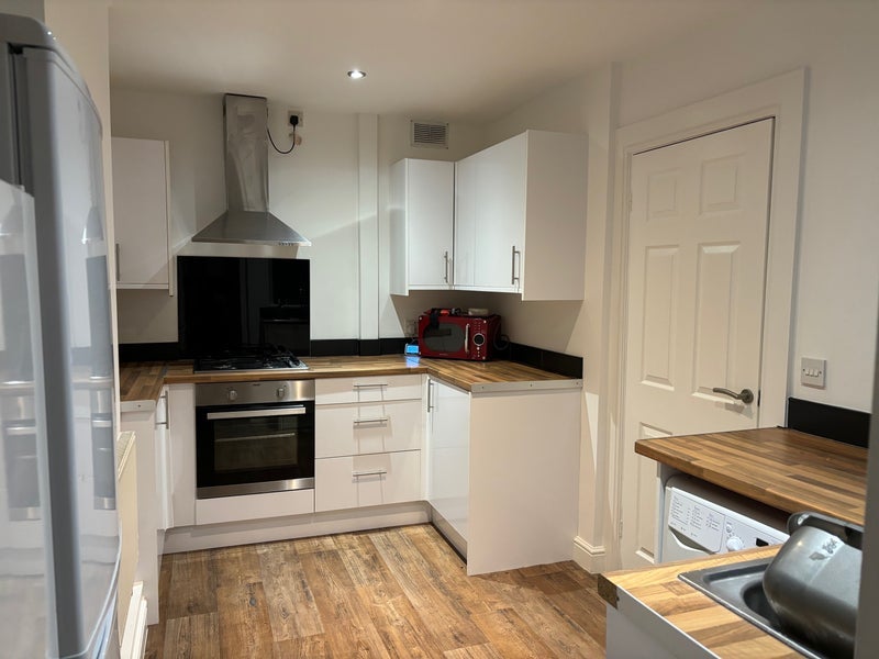 Room Pendre in Bridgend