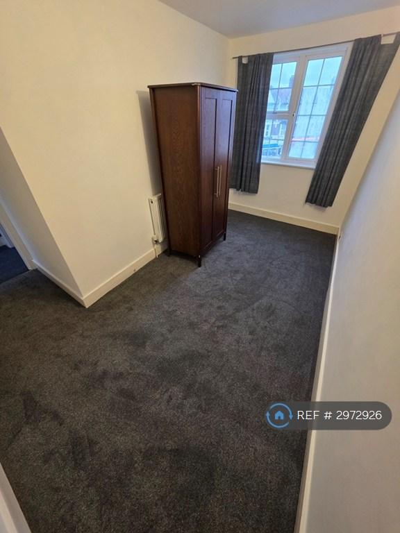 Flat Wangey Road in Greater London