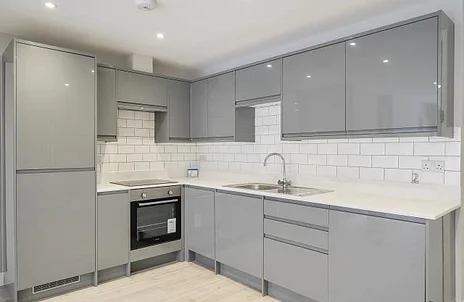 Flat Holton Heath in Winkfield