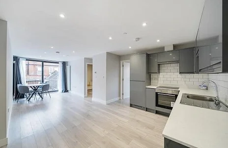 Flat Holton Heath in Winkfield